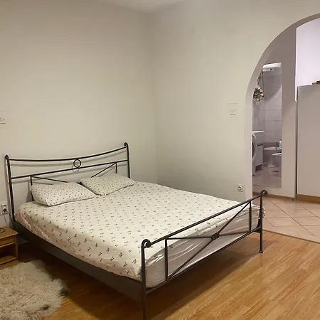Adela Апартаменти *